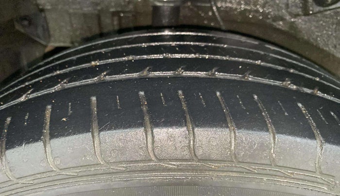 2019 Tata NEXON XM PETROL, Petrol, Manual, 77,520 km, Right Rear Tyre Tread