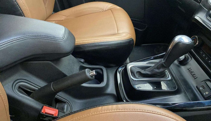2019 Tata Hexa XTA 4X2 7 STR, Diesel, Automatic, 68,821 km, Gear Lever