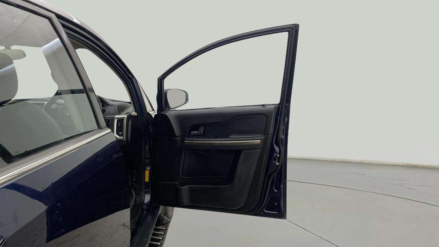 2019 Tata Hexa XTA 4X2 7 STR, Diesel, Automatic, 68,821 km, RHS Front Door