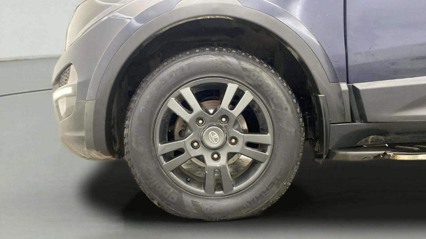 2019 Tata Hexa XTA 4X2 7 STR, Diesel, Automatic, 68,821 km, Left Front Wheel