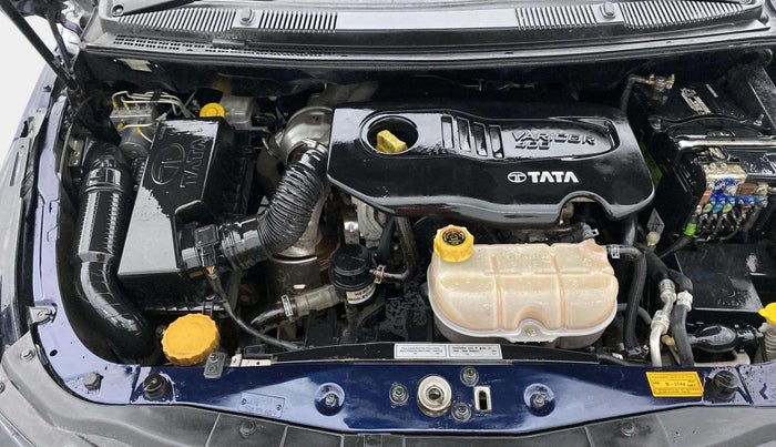 2019 Tata Hexa XTA 4X2 7 STR, Diesel, Automatic, 68,821 km, Engine View - Right