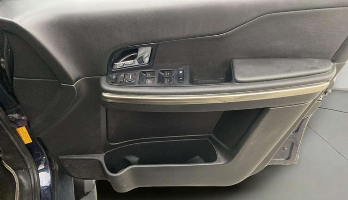 2019 Tata Hexa XTA 4X2 7 STR, Diesel, Automatic, 68,821 km, Driver Side Door Panels Control