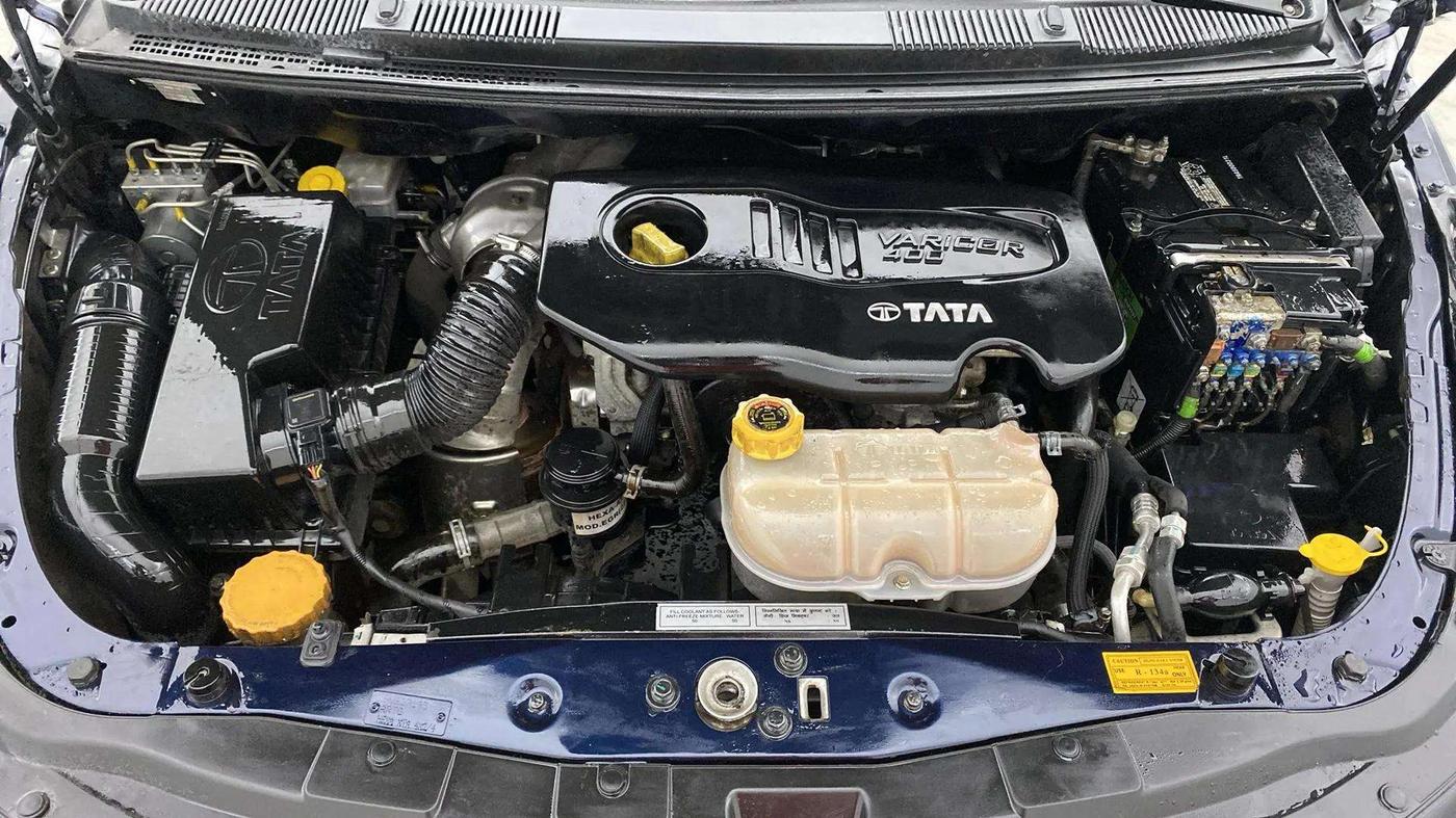 2019 Tata Hexa XTA 4X2 7 STR, Diesel, Automatic, 68,821 km, Engine View