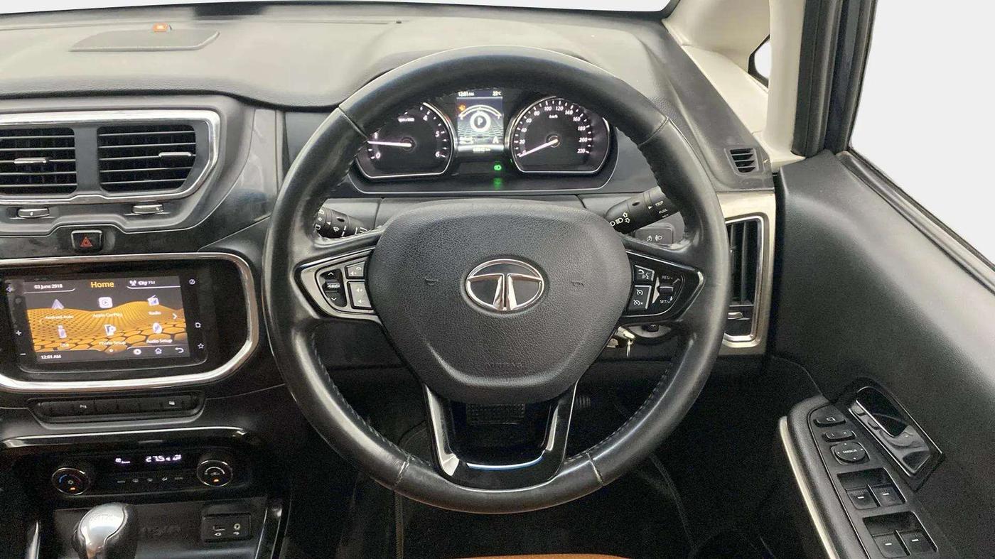2019 Tata Hexa XTA 4X2 7 STR, Diesel, Automatic, 68,821 km, Steering Wheel Close Up