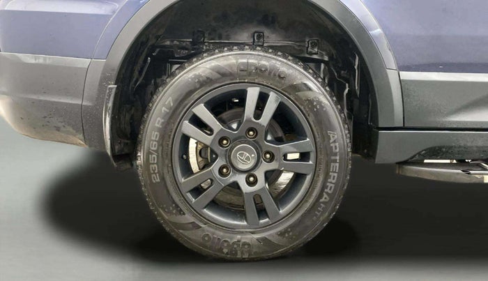 2019 Tata Hexa XTA 4X2 7 STR, Diesel, Automatic, 68,821 km, Right Rear Wheel