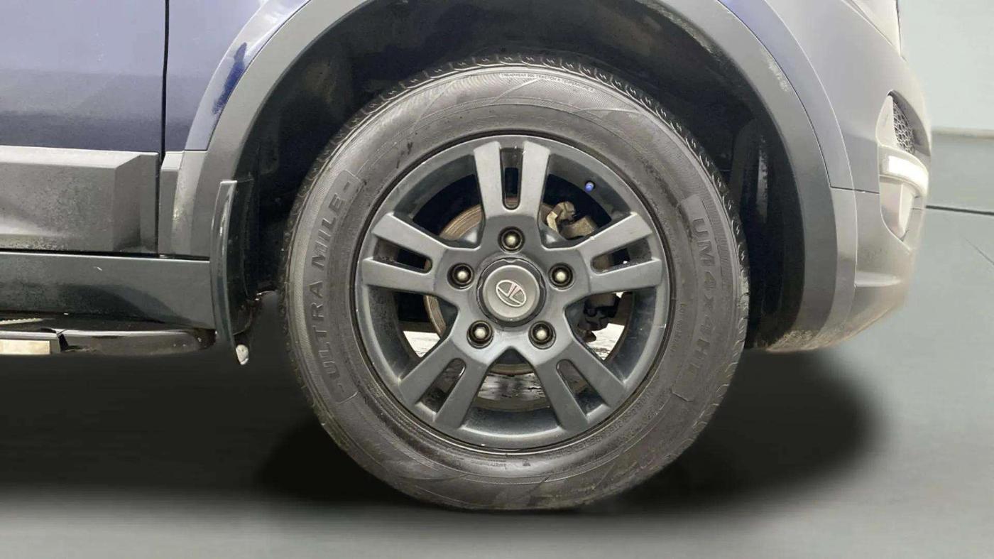 2019 Tata Hexa XTA 4X2 7 STR, Diesel, Automatic, 68,821 km, Right Front Wheel