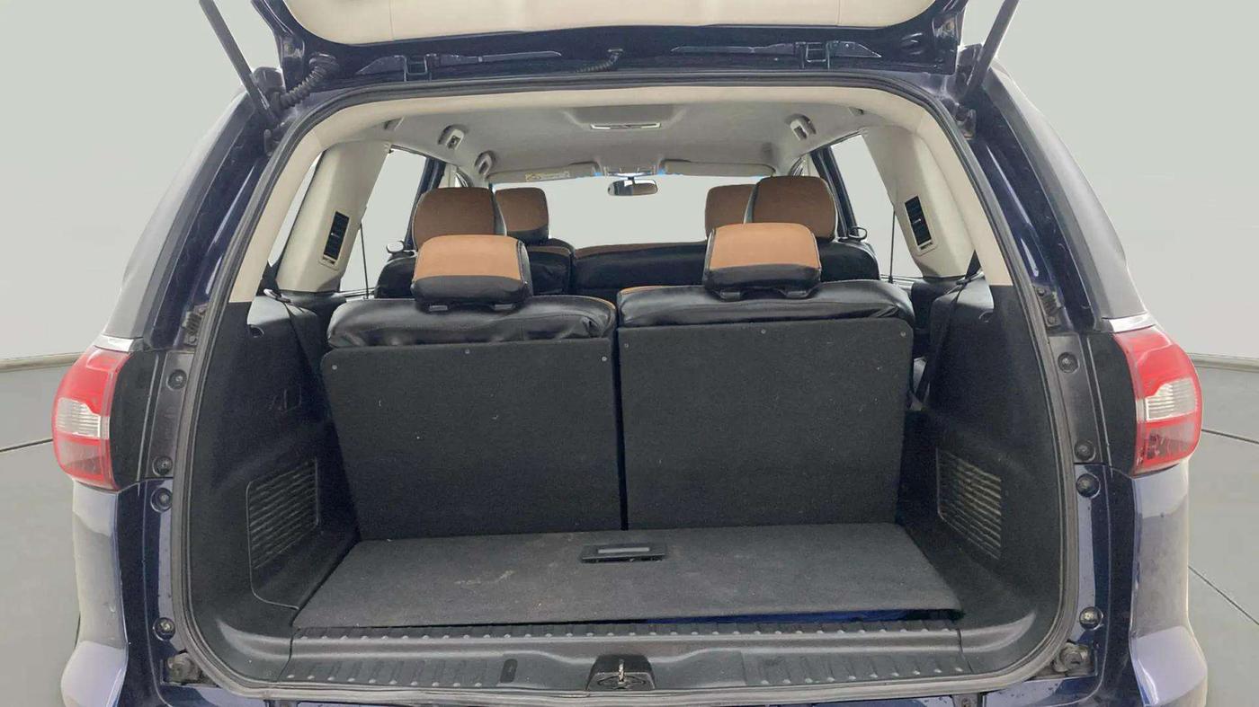 2019 Tata Hexa XTA 4X2 7 STR, Diesel, Automatic, 68,821 km, Boot Inside