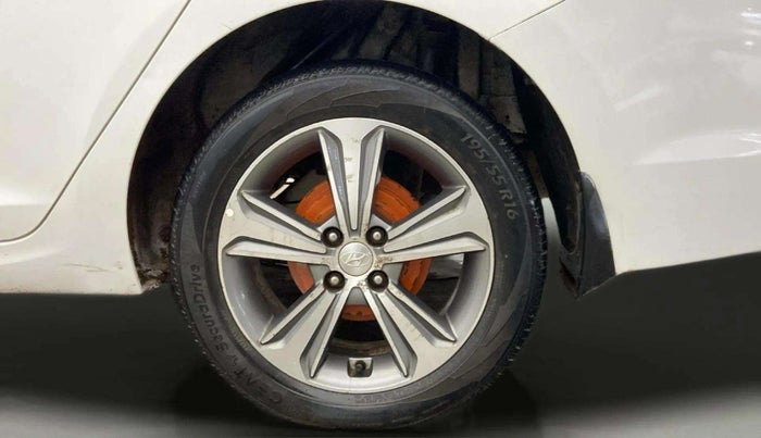 2019 Hyundai Verna 1.6 SX (O) CRDI MT, Diesel, Manual, 87,625 km, Left Rear Wheel