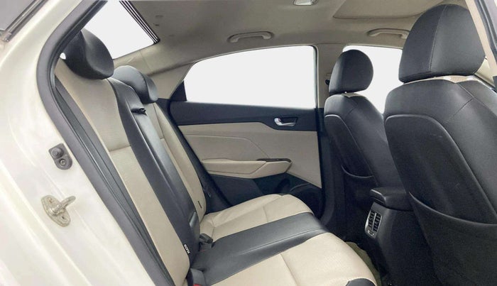 2019 Hyundai Verna 1.6 SX (O) CRDI MT, Diesel, Manual, 87,625 km, Right Side Rear Door Cabin