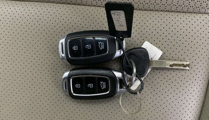 2019 Hyundai Verna 1.6 SX (O) CRDI MT, Diesel, Manual, 87,625 km, Key Close Up