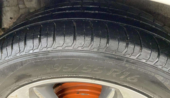 2019 Hyundai Verna 1.6 SX (O) CRDI MT, Diesel, Manual, 87,625 km, Left Front Tyre Tread