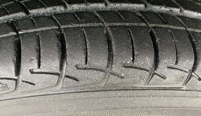 2013 Honda Amaze 1.2L I-VTEC EX, Petrol, Manual, 49,222 km, Right Front Tyre Tread