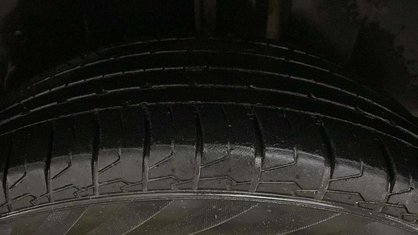 2019 MG HECTOR SHARP 1.5 DCT PETROL, Petrol, Automatic, 76,445 km, Left Rear Tyre Tread