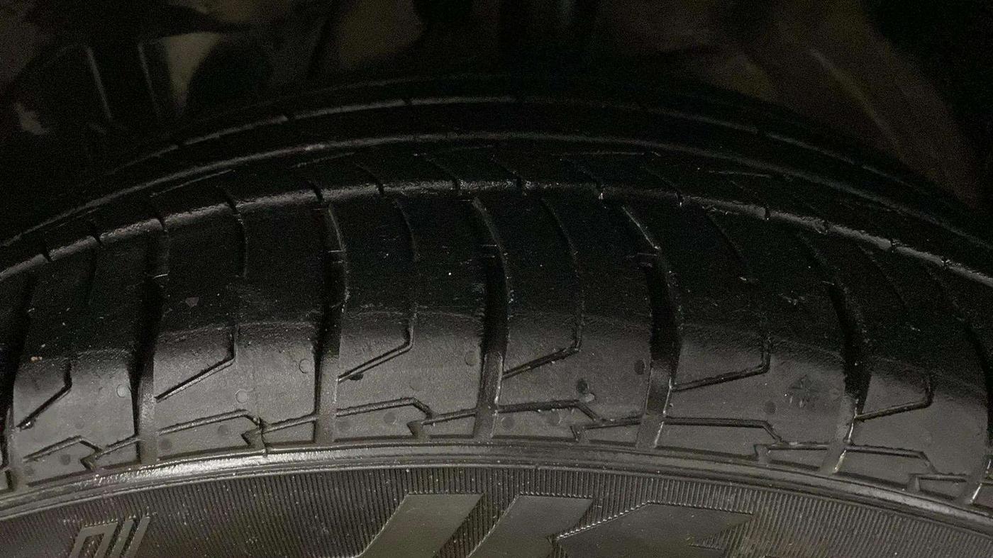2019 MG HECTOR SHARP 1.5 DCT PETROL, Petrol, Automatic, 76,445 km, Left Front Tyre Tread