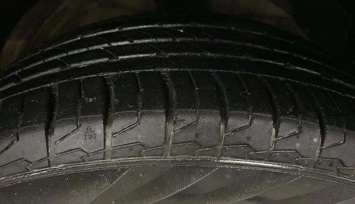 2019 MG HECTOR SHARP 1.5 DCT PETROL, Petrol, Automatic, 76,445 km, Right Front Tyre Tread