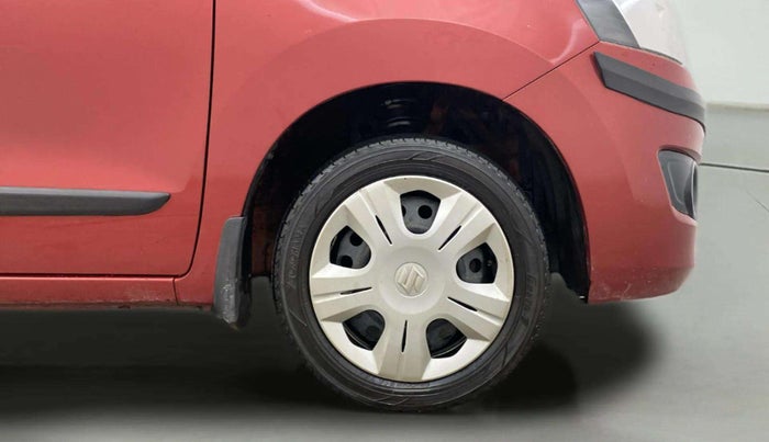 2013 Maruti Wagon R 1.0 VXI, Petrol, Manual, 73,689 km, Right Front Wheel