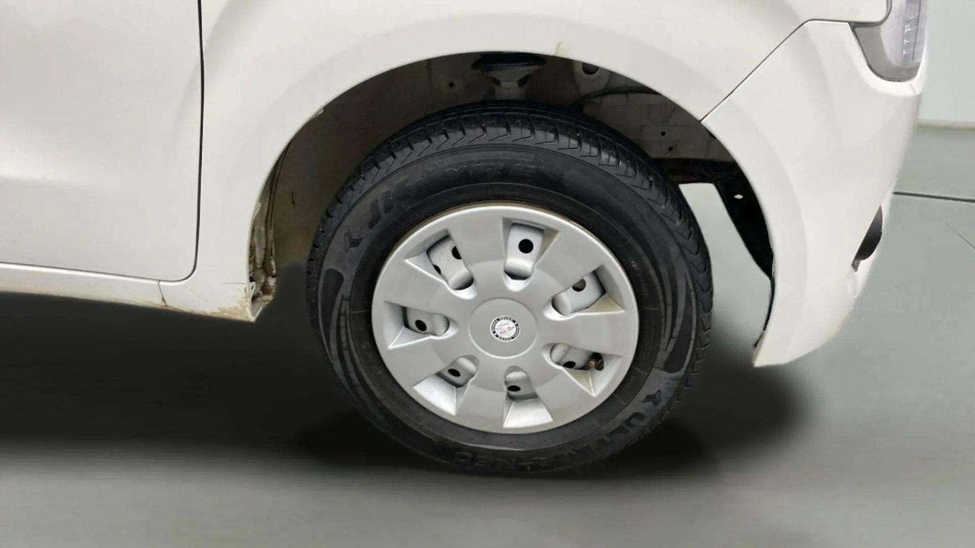 2023 Maruti New Wagon-R LXI 1.0, Petrol, Manual, 37,611 km, Right Front Wheel