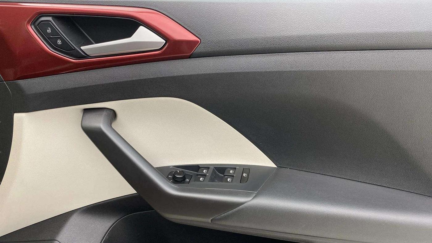 2022 Volkswagen TAIGUN GT PLUS 1.5 TSI DSG, Petrol, Automatic, 20,281 km, Driver Side Door Panels Control