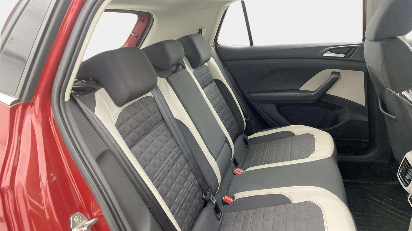 2022 Volkswagen TAIGUN GT PLUS 1.5 TSI DSG, Petrol, Automatic, 20,281 km, Right Side Rear Door Cabin
