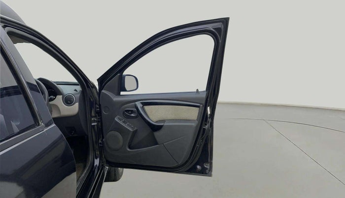 2015 Renault Duster 110 PS RXL DIESEL, Diesel, Manual, 1,04,664 km, RHS Front Door