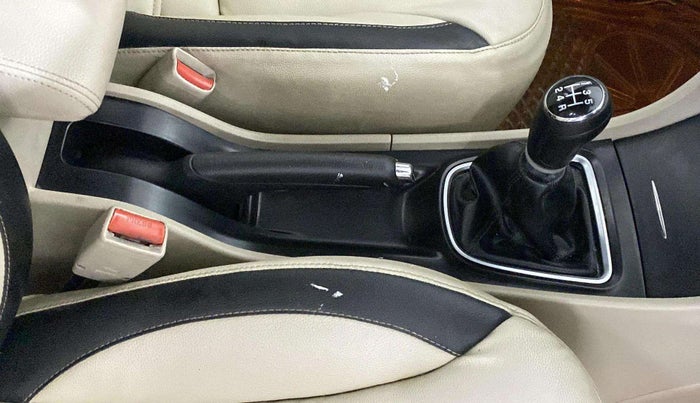 2015 Maruti Ciaz ZXI, Petrol, Manual, 53,548 km, Gear Lever
