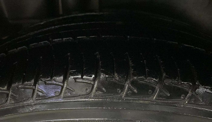 2015 Maruti Ciaz ZXI, Petrol, Manual, 53,548 km, Right Rear Tyre Tread