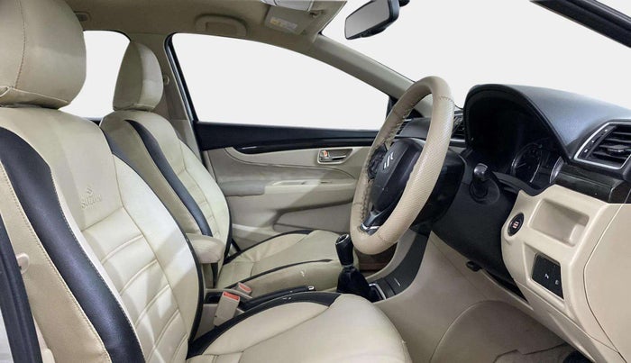 2015 Maruti Ciaz ZXI, Petrol, Manual, 53,548 km, Right Side Front Door Cabin