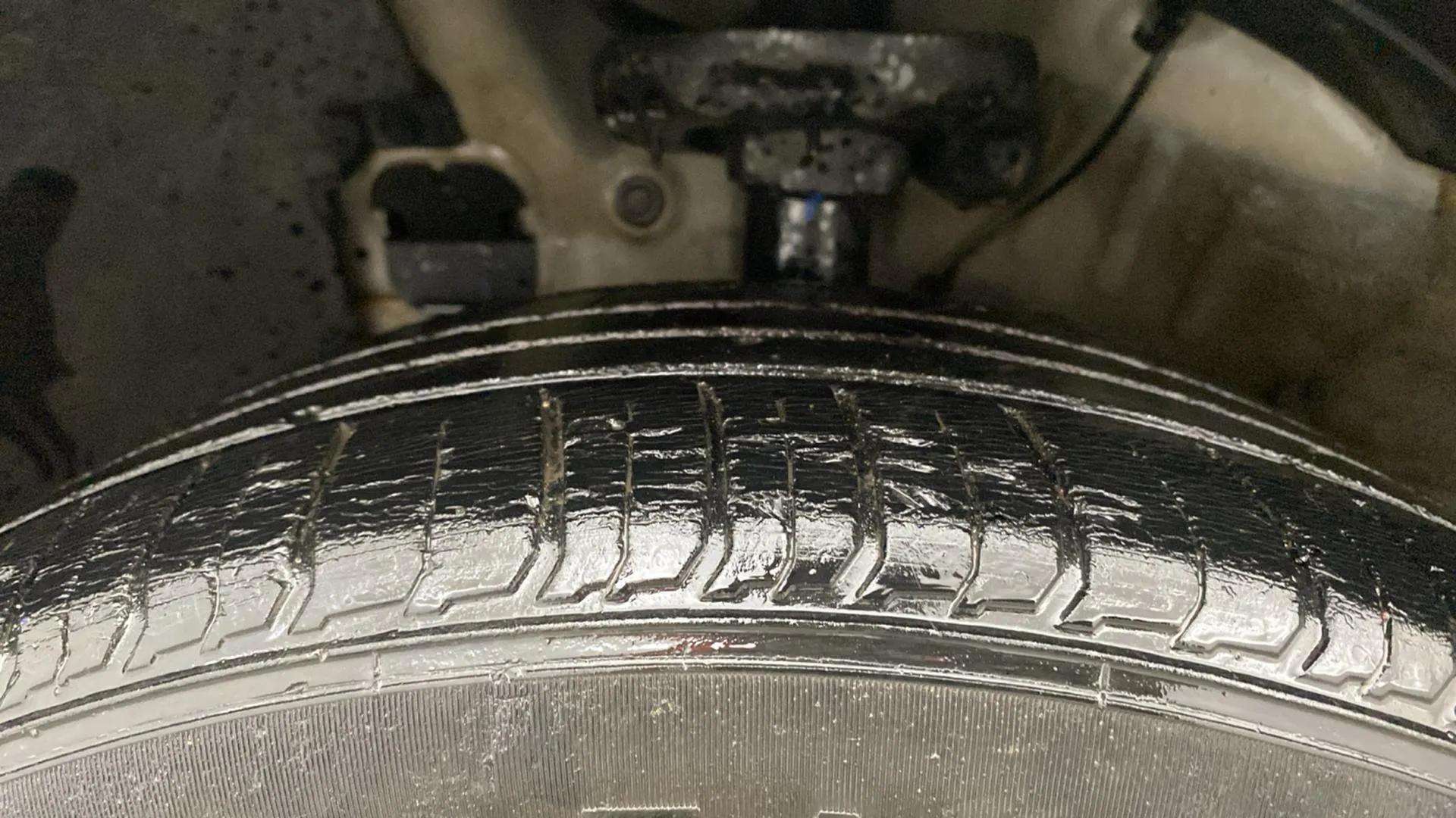 LHS-Front-Tyre-Tread-20