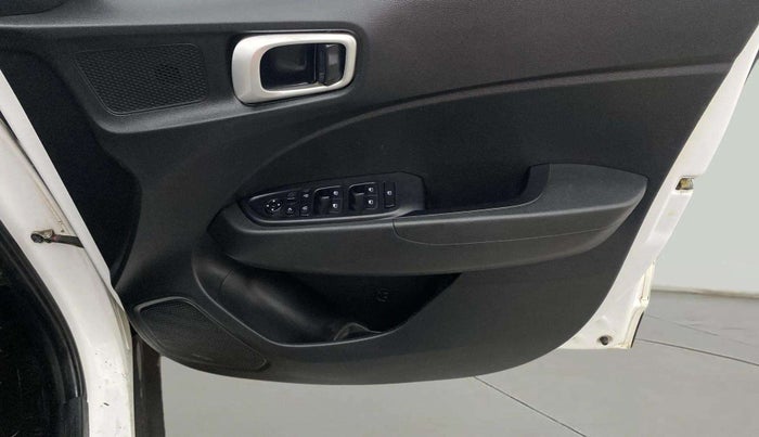 2020 Hyundai VENUE SX 1.0 TURBO IMT, Petrol, Manual, 32,924 km, Driver Side Door Panels Control