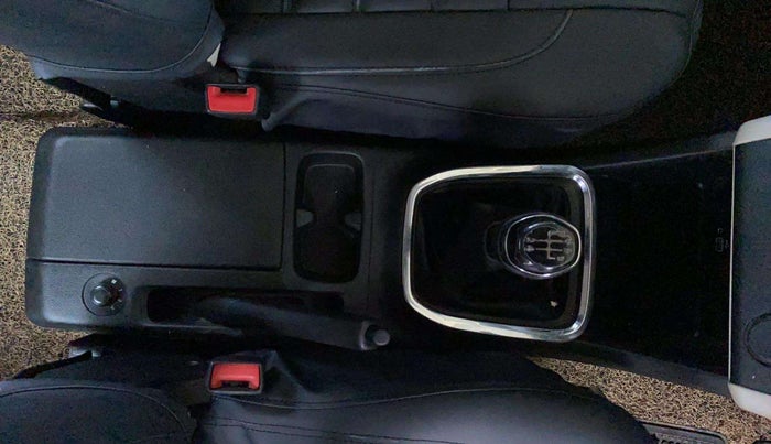 2021 Renault TRIBER RXT, Petrol, Manual, 57,273 km, Gear Lever