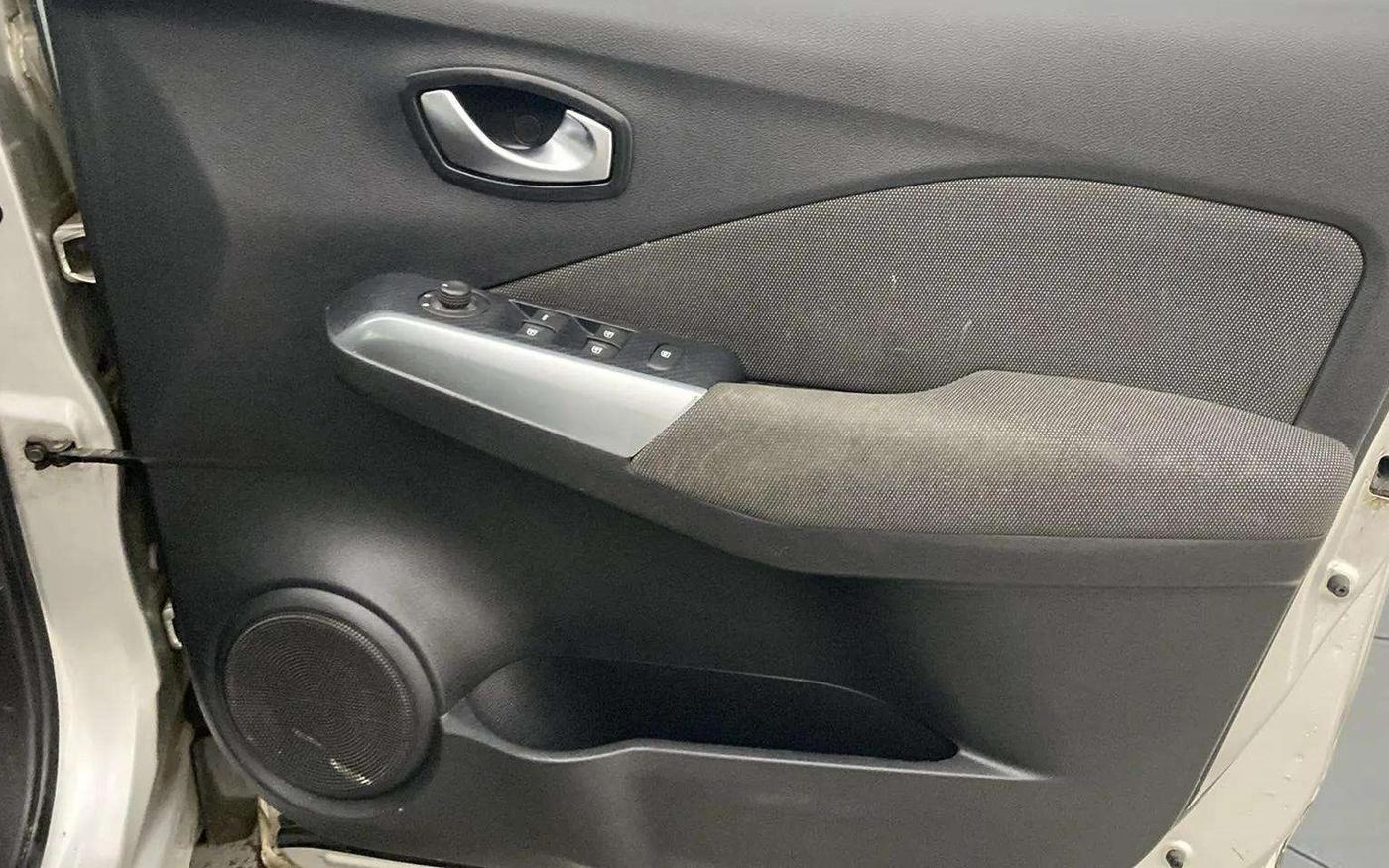 2019 Nissan Kicks XL DIESEL, Diesel, Manual, 63,341 km, Driver Side Door Panels Control