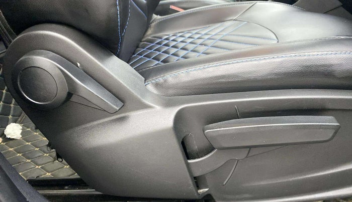 2022 Tata PUNCH ACCOMPLISHED DAZZLE PACK AMT, Petrol, Automatic, 24,708 km, Driver Side Adjustment Panel