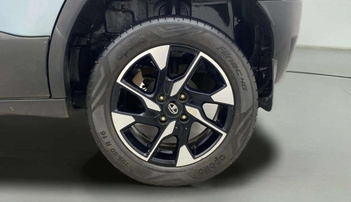 2022 Tata PUNCH ACCOMPLISHED DAZZLE PACK AMT, Petrol, Automatic, 24,708 km, Left Rear Wheel