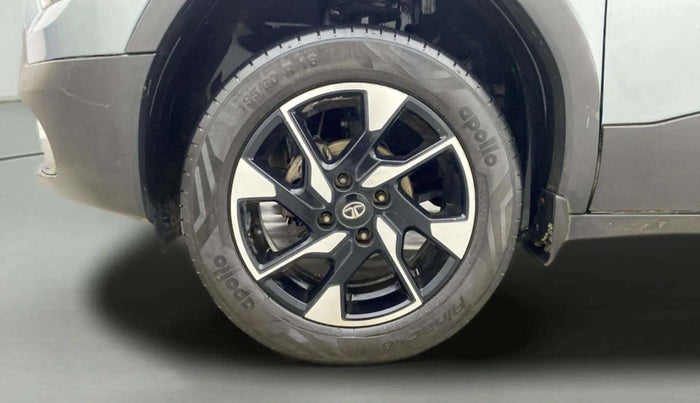 2022 Tata PUNCH ACCOMPLISHED DAZZLE PACK AMT, Petrol, Automatic, 24,708 km, Left Front Wheel