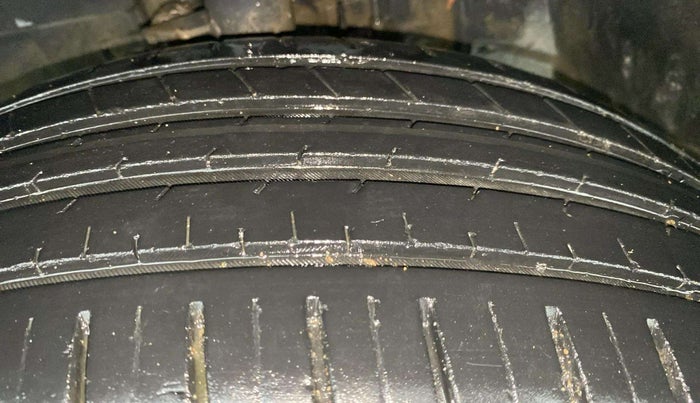 2022 Tata PUNCH ACCOMPLISHED DAZZLE PACK AMT, Petrol, Automatic, 24,708 km, Left Front Tyre Tread