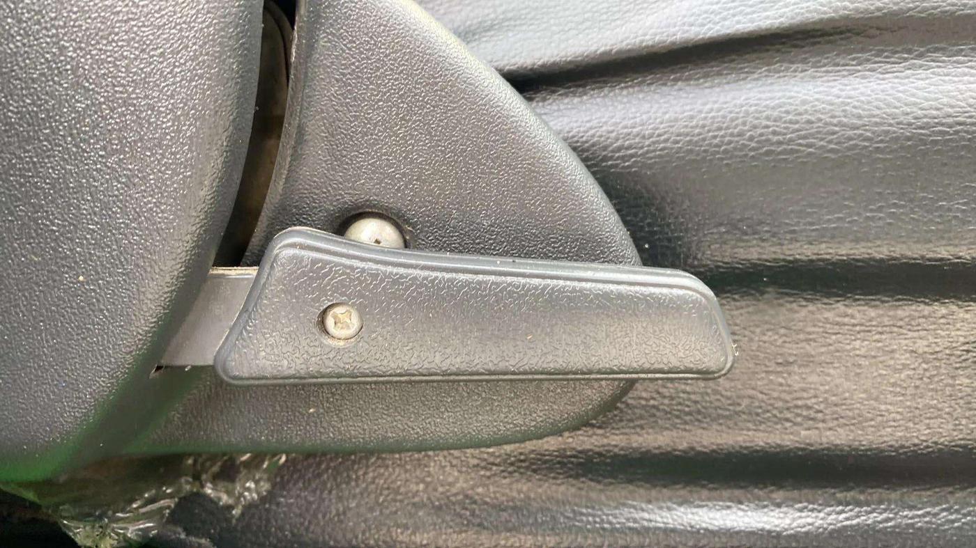 2018 Maruti Alto 800 VXI, Petrol, Manual, 16,517 km, Driver Side Adjustment Panel