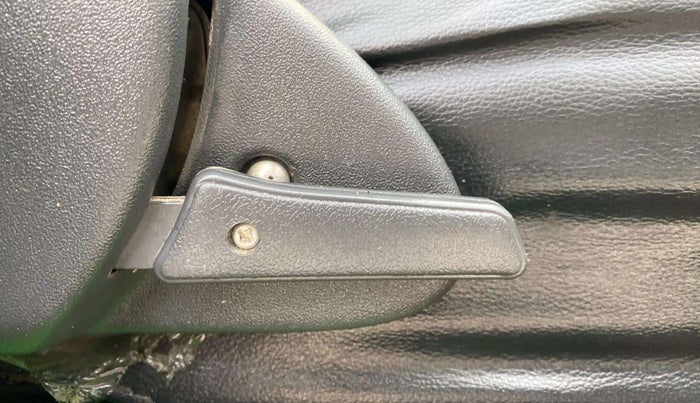 2018 Maruti Alto 800 VXI, Petrol, Manual, 16,517 km, Driver Side Adjustment Panel