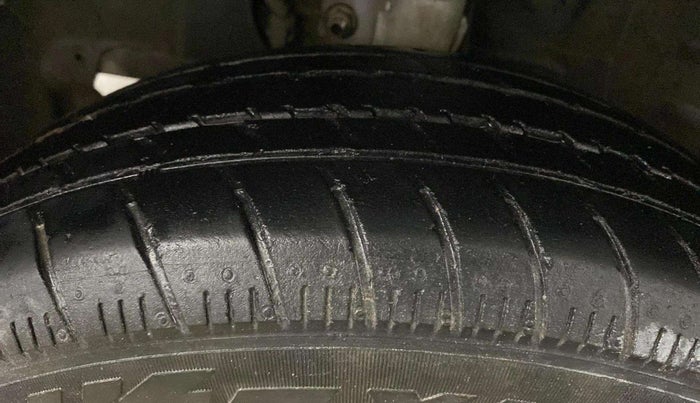2019 Maruti New Wagon-R LXI CNG (O) 1.0, CNG, Manual, 1,20,733 km, Left Front Tyre Tread