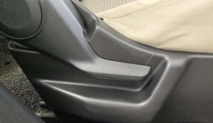 2019 Maruti New Wagon-R LXI CNG (O) 1.0, CNG, Manual, 1,20,733 km, Driver Side Adjustment Panel