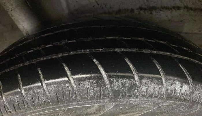 2019 Maruti New Wagon-R LXI CNG (O) 1.0, CNG, Manual, 1,20,733 km, Right Rear Tyre Tread