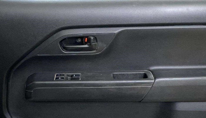 2019 Maruti New Wagon-R LXI CNG (O) 1.0, CNG, Manual, 1,20,733 km, Driver Side Door Panels Control
