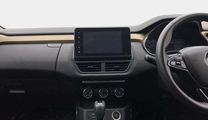 2022 Renault Kiger RXT (O) AMT DUAL TONE, Petrol, Automatic, 29,435 km, Air Conditioner