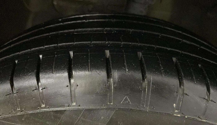 2015 Hyundai Elite i20 MAGNA 1.2, Petrol, Manual, 37,745 km, Left Front Tyre Tread