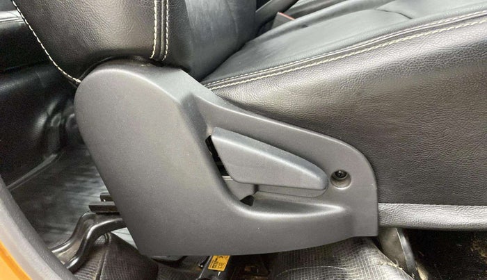 2018 Datsun Go T, Petrol, Manual, 18,770 km, Driver Side Adjustment Panel