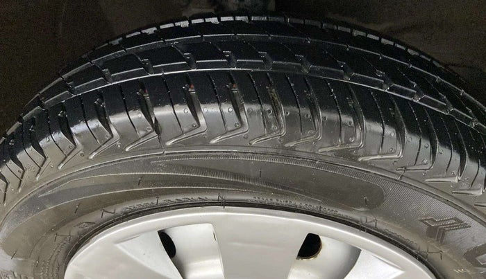 2018 Maruti Wagon R 1.0 LXI CNG, CNG, Manual, 40,403 km, Right Front Tyre Tread