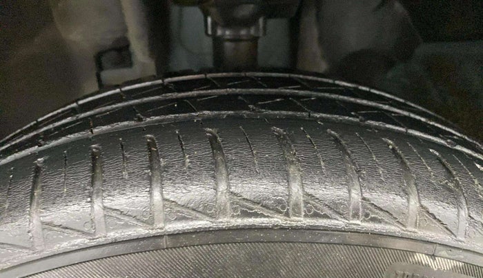 2021 Renault Kwid CLIMBER 1.0 AMT (O), Petrol, Automatic, 18,391 km, Left Front Tyre Tread