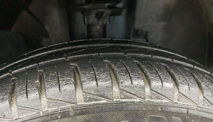 2021 Renault Kwid CLIMBER 1.0 AMT (O), Petrol, Automatic, 18,391 km, Right Front Tyre Tread