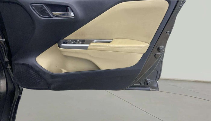2016 Honda City 1.5L I-VTEC VX CVT, CNG, Automatic, 70,135 km, Driver Side Door Panels Control