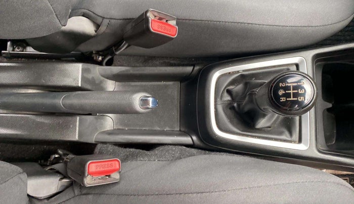 2022 Maruti Swift ZXI PLUS DUAL TONE, Petrol, Manual, 33,695 km, Gear Lever