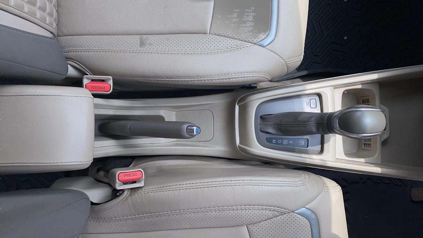 2022 Maruti Ertiga ZXI+ AT SHVS, Petrol, Automatic, 83,594 km, Gear Lever